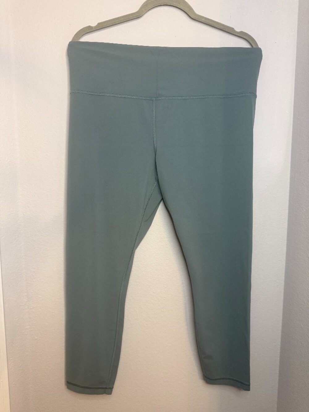 Athleta Elation 7/8 Leggings XL Sage Green